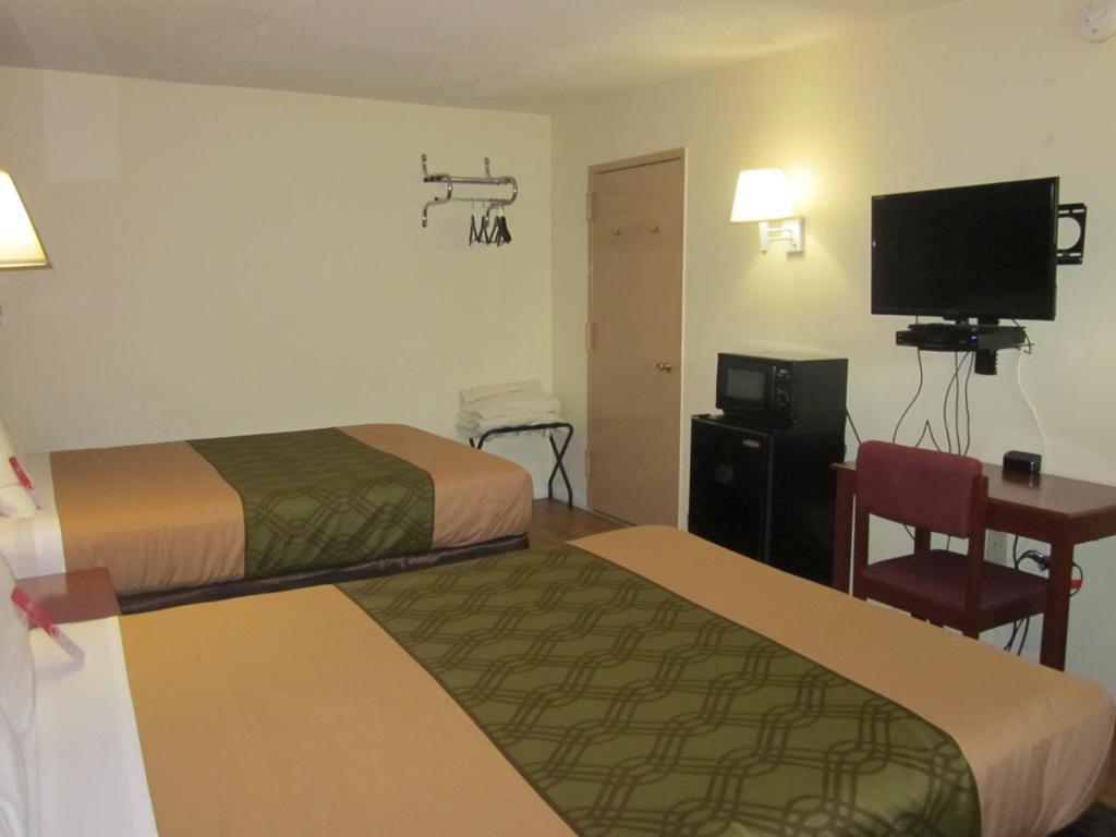 Econo Lodge Fort Lee Exterior photo