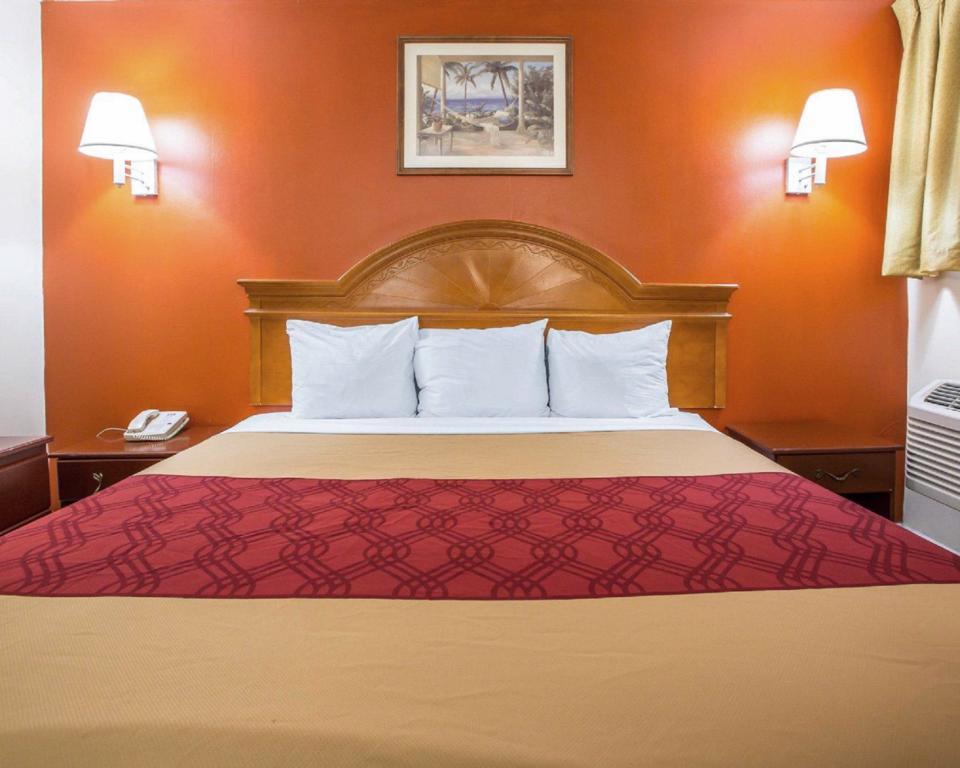 Econo Lodge Fort Lee Exterior photo