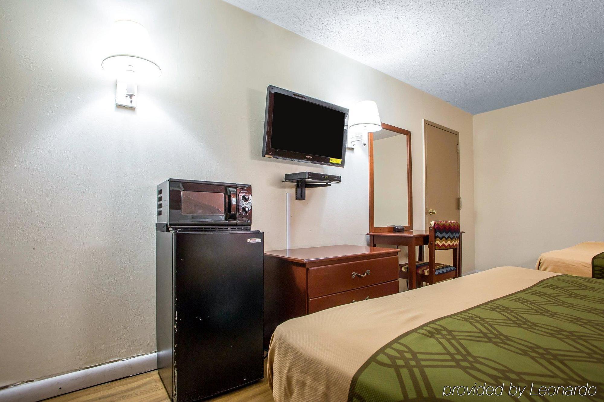 Econo Lodge Fort Lee Exterior photo