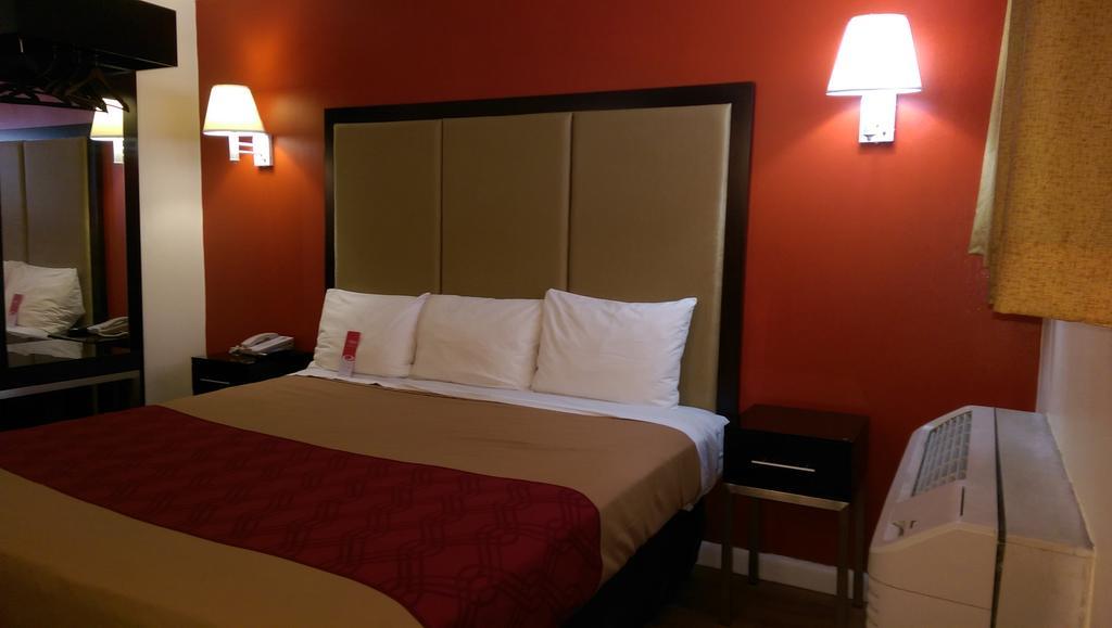 Econo Lodge Fort Lee Exterior photo