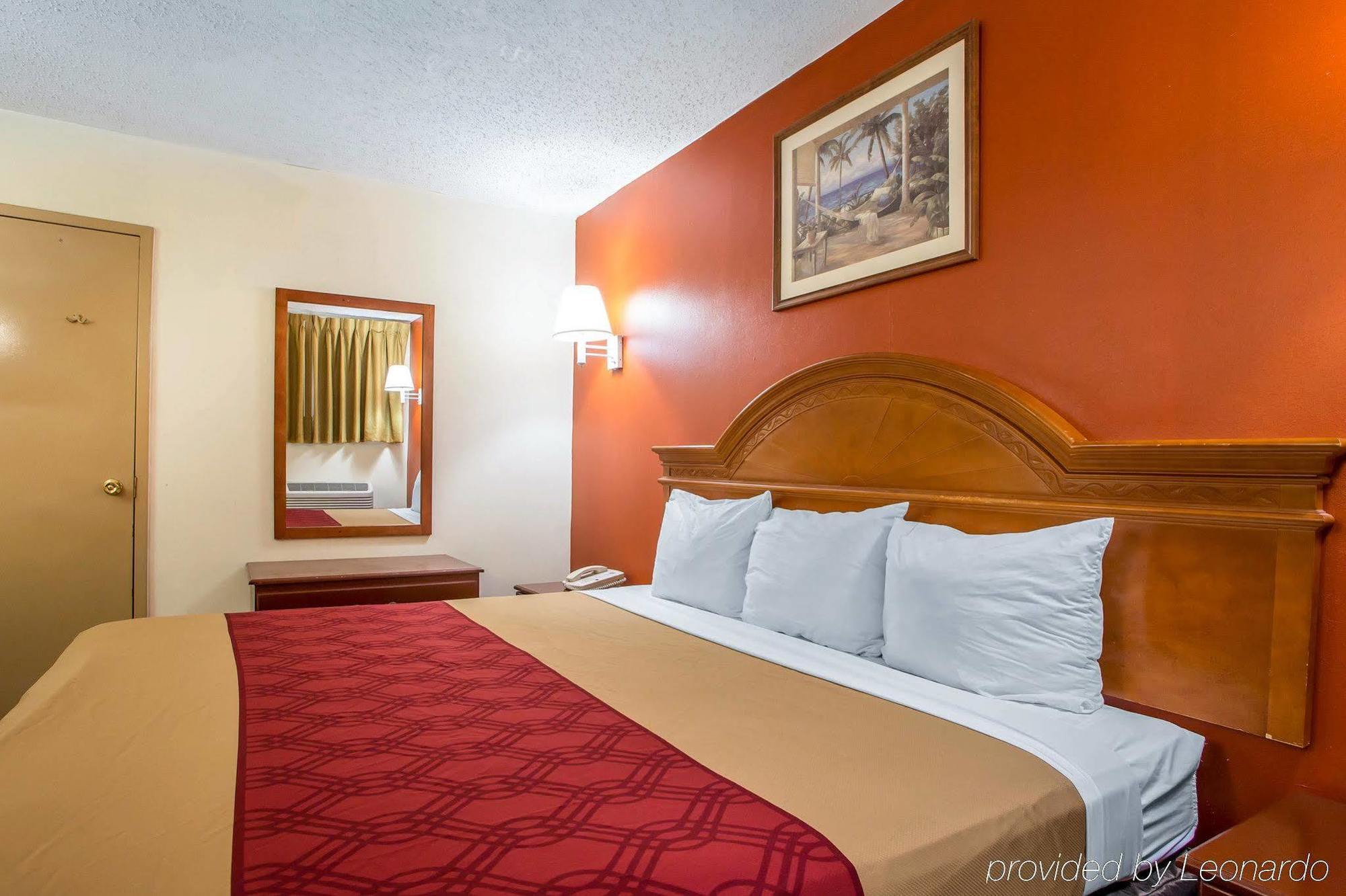 Econo Lodge Fort Lee Exterior photo
