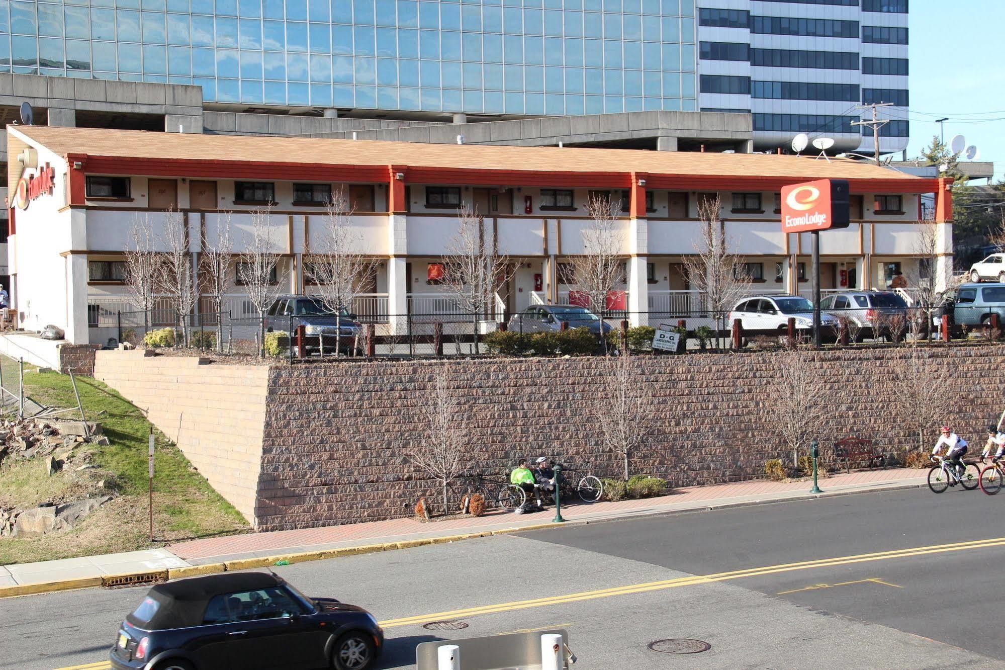 Econo Lodge Fort Lee Exterior photo